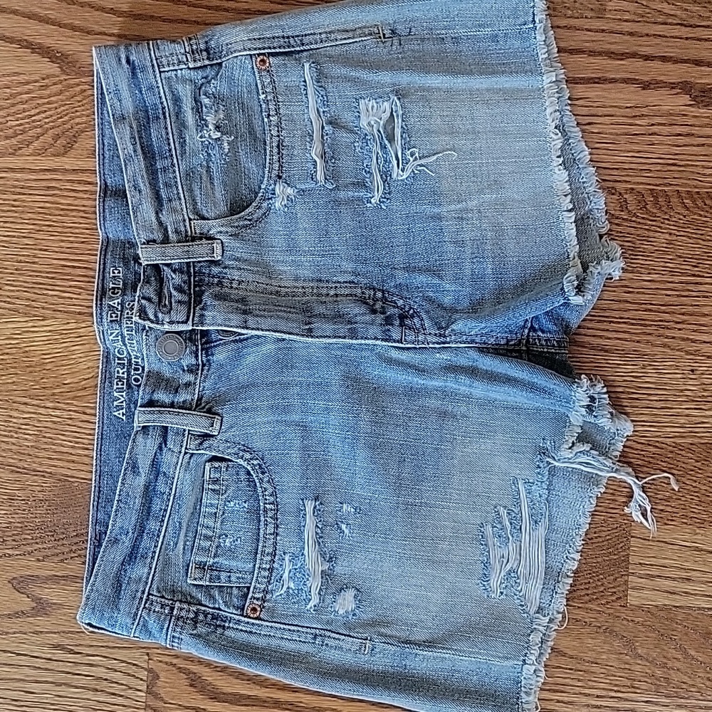 American Eagle cut off denim shorts